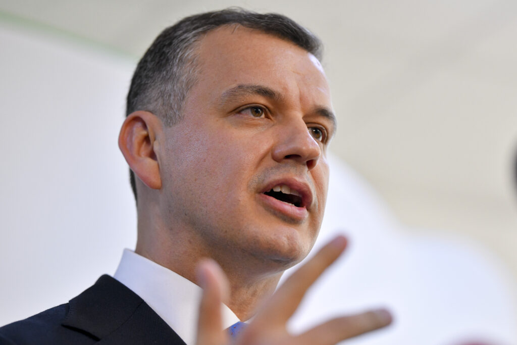 tomac,-dupa-anuntul-lui-fritz:-consider-ca-usr-isi-anuleaza-propriul-discurs
