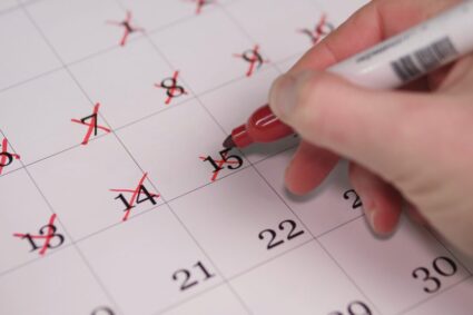 Psihologia: Persoanele care scriu de mână în calendar au anumite trăsături comune