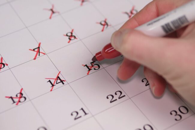 psihologia-spune-ca-persoanele-care-inca-scriu-de-mana-in-calendar,-in-loc-sa-foloseasca-telefonul,-au-aceste-trasaturi-in-comun