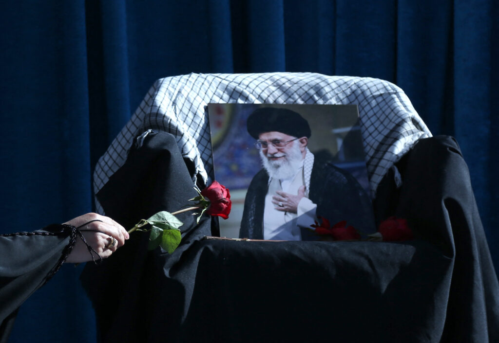 cand-vor-avea-loc-funeraliile-liderului-suprem-al-iranului.-ali-khamenei-va-fi-inmormantat-in-cel-mai-sfant-altar-siit