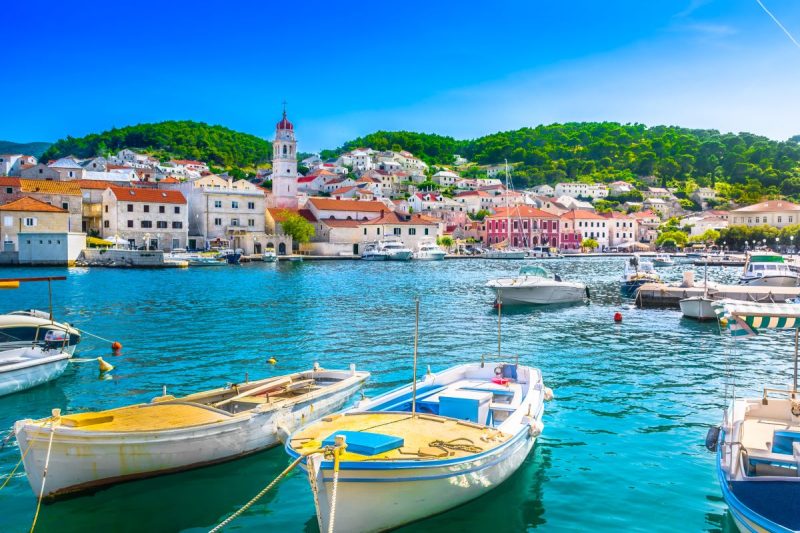 cele-mai-frumoase-plaje-din-croatia.-turistii-din-romania-merg-in-numar-din-ce-in-ce-mai-mare-aici