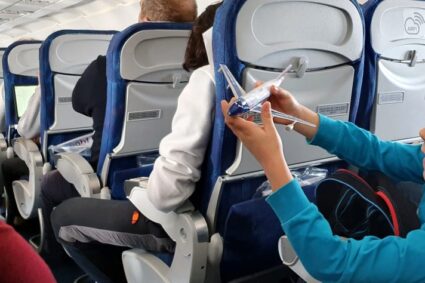 Bruxelles decide că bagajul de mână e inclus în prețul biletului de avion