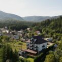 statiunea-din-romania-unde-aerul-este-considerat-printre-cele-mai-curate-din-tara.-tot-mai-multi-turisti-o-aleg-pentru-un-weekend-in-natura
