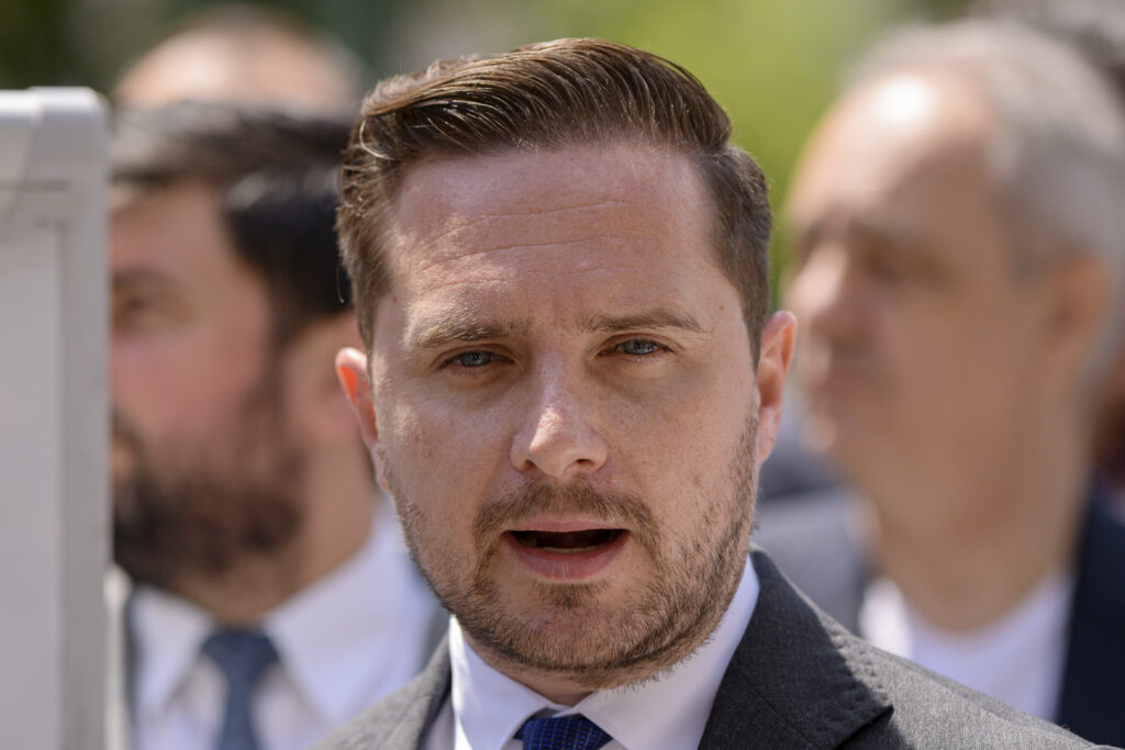 sebastian-burduja:-voi-vota-pentru-sustinerea-lui-ilie-bolojan