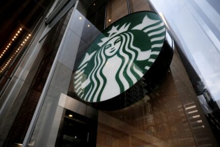starbucks-inchide-simultan-mii-de-cafenele-in-coreea-de-sud-dupa-un-scandal-legat-de-o-campanie-publicitara-controversata