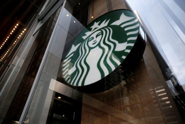 starbucks-inchide-simultan-mii-de-cafenele-in-coreea-de-sud-dupa-un-scandal-legat-de-o-campanie-publicitara-controversata