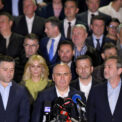 foc-incrucisat-in-sedinta-pnl-thuma-este-atacat-ca-vrea-sa-vanda-partidul-motreanu,-ca-surubareste-de-20-de-ani-turcan,-ca-e-singura-care-a-si-rupt-partidul,-cu-stolojan-lui-bolojan-i-se-reproseaza-ca-i-a-pus-cruce-cu-masurile-economice.-cine-pe-cine