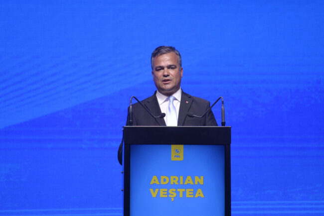 singurele-partide-care-isi-contesta-proprii-premieri:-pnl,-pe-urmele-psd.-paradoxul-rafuielilor-politice-interne-in-romania