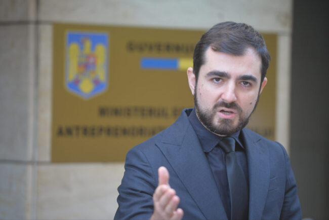 claudiu-nasui-da-lectii-de-educatie-financiara:-cum-sa-nu-te-lasi-pacalit-de-statul-roman