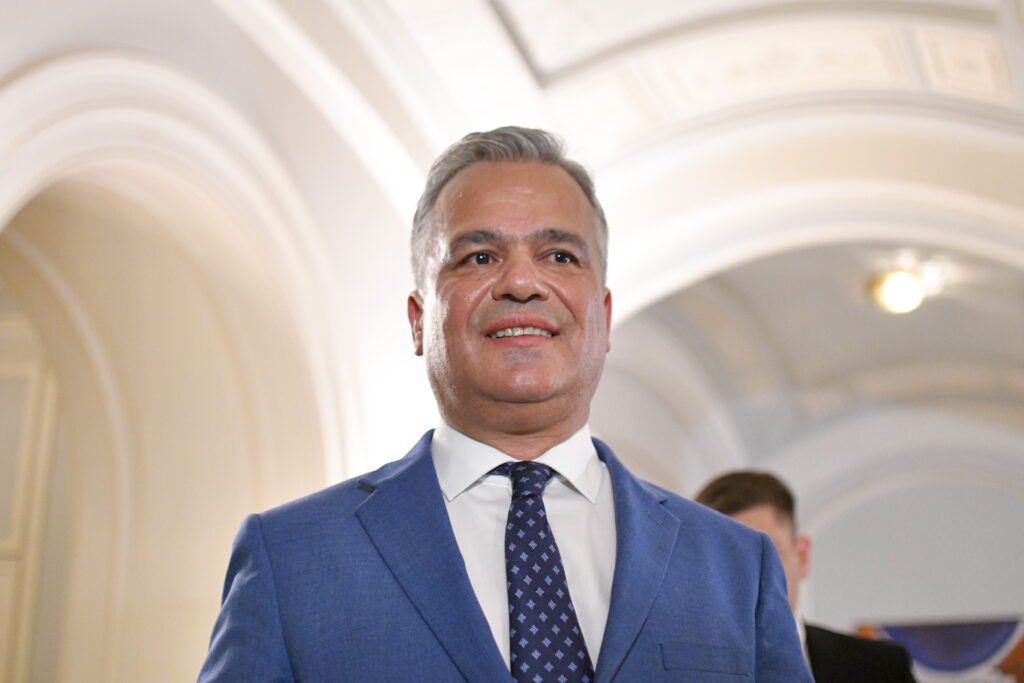 udmr-anunta-ca-nu-intra-la-guvernare-|-adrian-vestea-cauta-sustinere-in-parlament-dupa-expirarea-ultimatumului-pnl