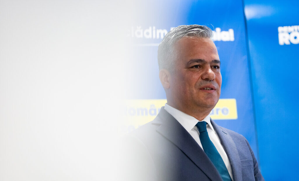 adrian-vestea-anunta-ca-prezinta-miercuri-echipa-de-ministri-si-programul-de-guvernare.-premierul-desemnat:-joi-sau-vineri-se-va-ajunge-la-vot-in-parlament