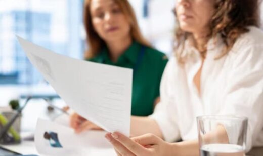 contract-pe-perioada-determinata-sau-nedeterminata?-diferentele-care-iti-pot-influenta-salariul-si-drepturile