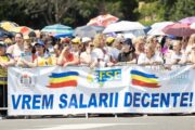 protest-masiv-in-bucuresti-al-sindicalistilor-din-educatie.-mii-de-profesori-ies-in-strada-si-ameninta-cu-blocarea-examenelor-din-aceasta-vara