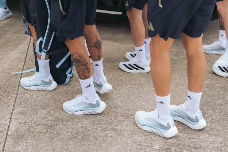jucatorii-internationali-ai-nationalelor-spaniei,-germaniei,-argentinei,-japoniei-si-mexicului-poarta-pantofii-personalizati-adidas-originals-hyperboost-euphoria-in-timpul-meciurilor-de-deschidere-fifa-world-cup-2026