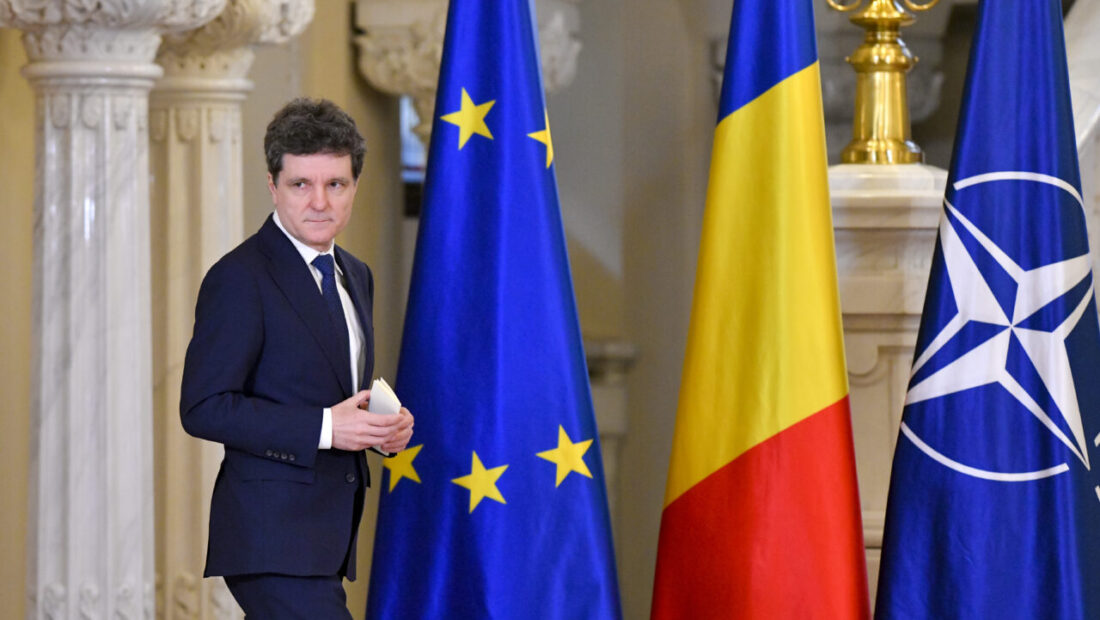nicusor-dan-pleaca-la-bruxelles-in-plina-criza-politica.-ce-va-face-seful-statului
