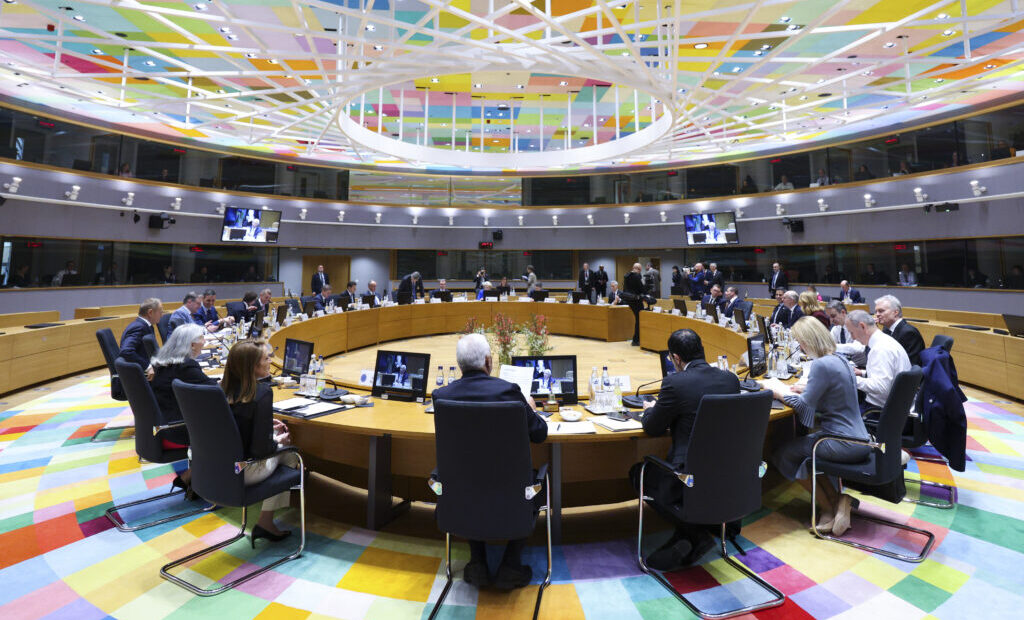 extinderea-ue-si-pregatirea-pentru-aparare-pe-agenda-ce-de-joi-si-vineri.-prabusirea-unei-drone-cu-explozibil-in-romania,-pe-agenda