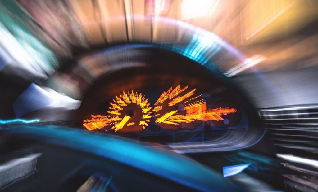 cat-de-mult-timp-castigi,-de-fapt,-daca-gonesti-cu-viteza-mare-pe-autostrada.-calculul-care-arata-diferenta-reala-intre-150-km/h-si-limita-legala