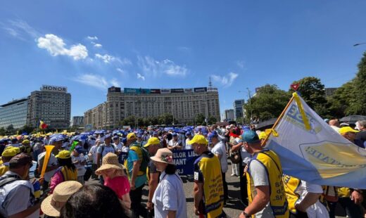 profesorii-protesteaza-in-fiecare-zi-din-saptamana-viitoare-la-parlament:-am-ramas-doar-cu-promisiuni