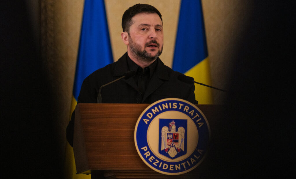 zelenski-ameninta-belarusul-cu-actiuni-militare-daca-nu-opreste-sprijinul-pentru-rusia