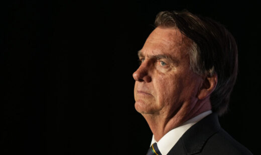 politia-il-va-interoga-pe-fostul-presedinte-brazilian-jair-bolsonaro-despre-detinerea-unui-pistol-in-timpul-arestului-la-domiciliu