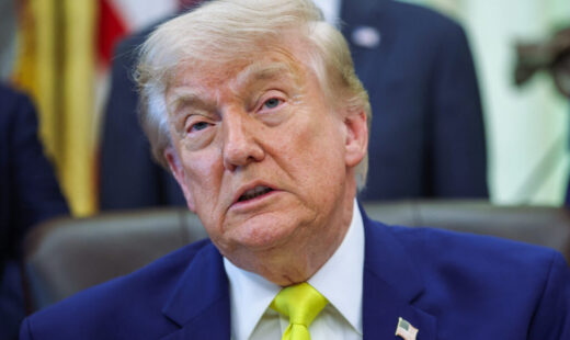 trump-ameninta-ca-sua-vor-percepe-taxe-in-stramtoarea-ormuz-daca-nu-se-ajunge-la-un-acord-final-cu-iranul-in-60-de-zile