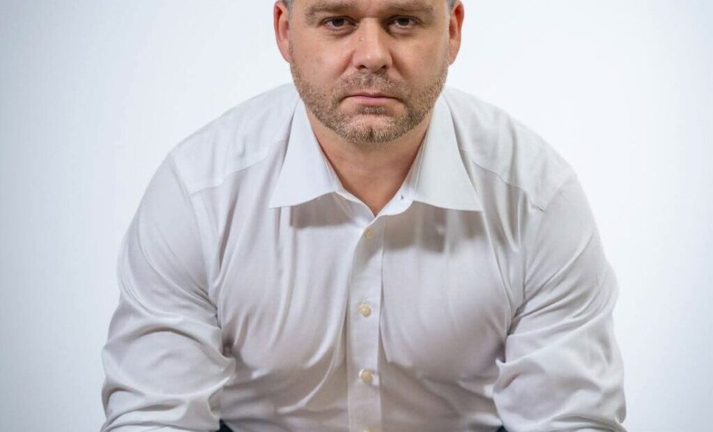 ciprian-ciucu-anunta-ca-renunta-la-a-doua-functie-din-pnl,-cu-o-zi-inainte-de-congres:-nu-vreau-sa-i-pun-in-situatia-de-a-avea-un-prim-vicepresedinte-urmarit-penal.-cine-are-cele-mai-mari-sanse-sa-l-inlocuiasca-pe-ciucu