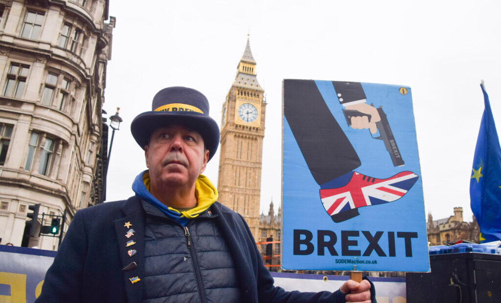 sondaj:-doua-treimi-dintre-cetatenii-ue-sustin-reintoarcerea-regatului-unit-in-ue.-britanicii-regreta-brexit-ul