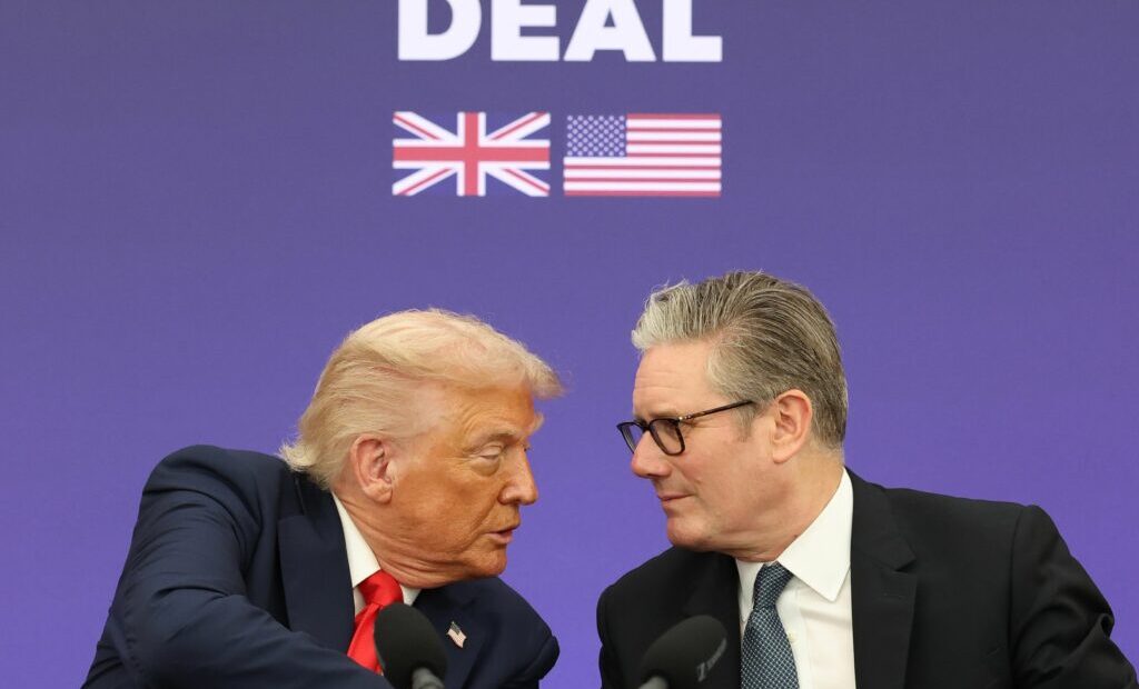 trump-afirma-ca-starmer-va-demisiona-dupa-ce-a-esuat-grav-in-gestionarea-imigratiei-si-a-politicilor-energetice