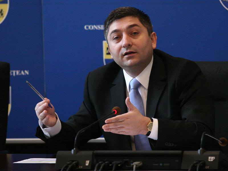seful-pnl-cluj-vorbeste-despre-„spiritul-nebuniei”-la-congresul-pnl:-unde-se-termina-logica-si-unde-incepe-absurdul?