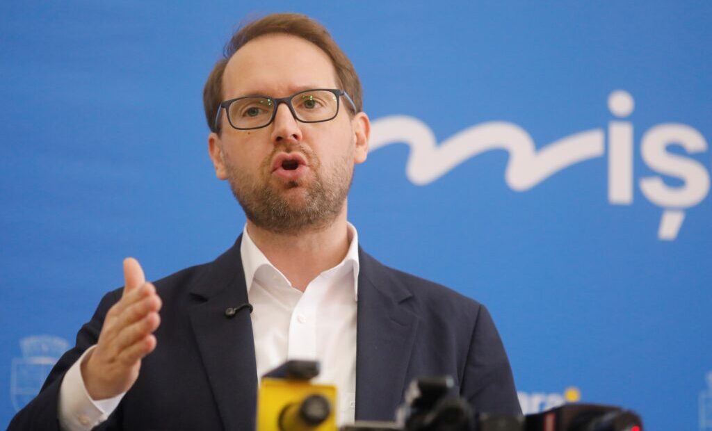 fritz:-simion-a-anuntat-ca-aur-vrea-sa-se-reconcilieze-cu-psd,-vestea-va-ajunge-premier-pupand-inelul-lui-simion