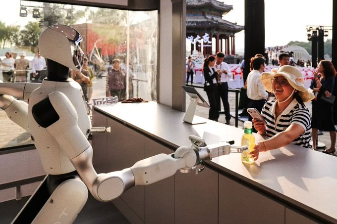 un-robot-cu-ia-conduce-si-este-singurul-angajat-al-unui-magazin-non-stop