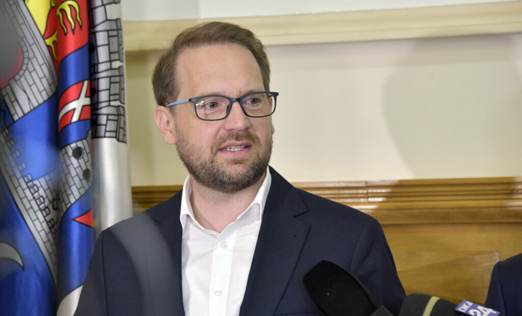 reactia-lui-dominic-fritz,-dupa-caderea-guvernului-vestea:-avem-nevoie-urgent-de-consultari-transparente