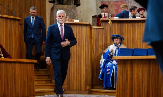 cehia,-scandal-ca-in-romania:-presedintele-sesizeaza-ccr-impotriva-premierului-pentru-ca-nu-l-lasa-sa-participe-la-summitul-nato