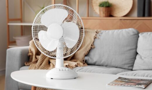 unde-sa-pui-ventilatorul-pentru-a-racori-cu-adevarat-camera.-asa-nu-vei-mai-avea-nevoie-de-aer-conditionat