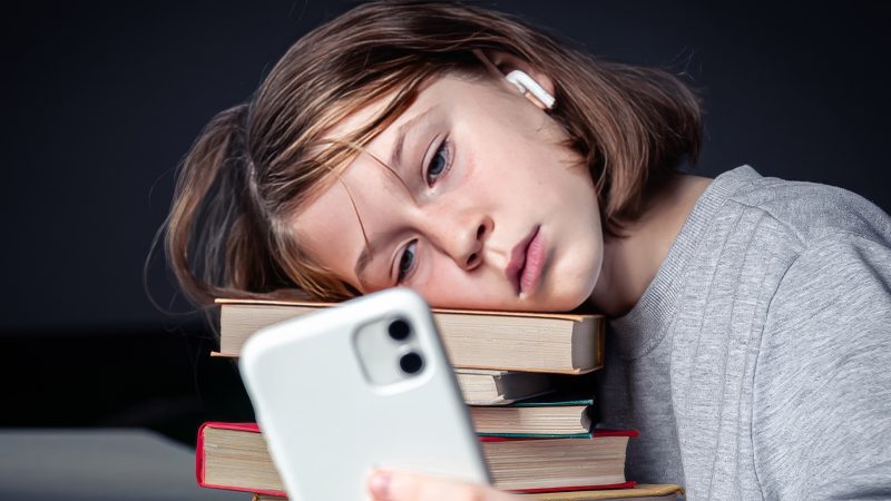 cum-retelele-sociale-afecteaza-distructiv-copiii,-probabil-ca-nu-vom-afla.-youtube-tocmai-a-platit-ca-sa-stinga-un-litigiu-pe-subiect