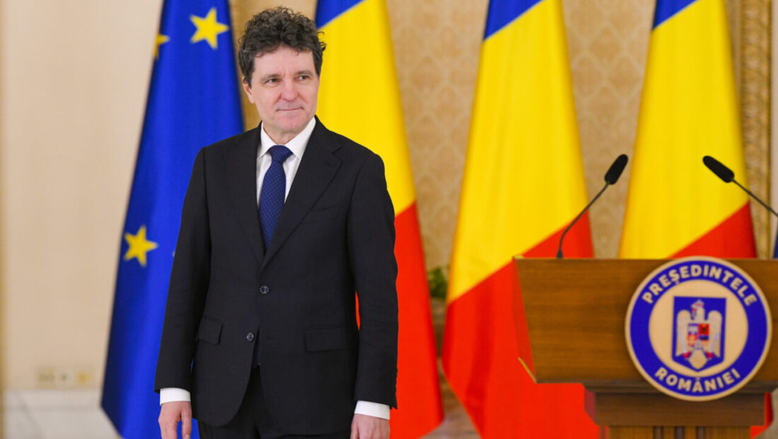 nicusor-dan-a-semnat-legea-prin-care-ajuta-apicultorii-romani.-cati-bani-se-pot-primi-pentru-fiecare-stup-de-albine