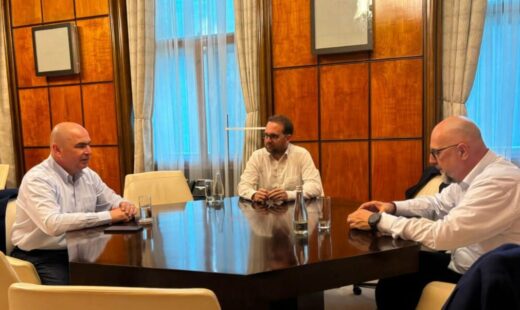 liderii-pnl,-usr,-udmr-se-fotografiaza-in-timpul-negocierilor-politice