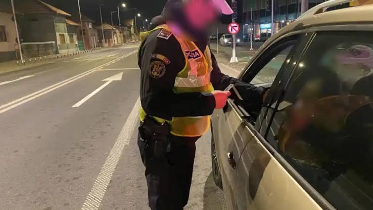 un-sofer-care-a-depasit-cu-24-de-kilometri-pe-ora-viteza-admisa-s-a-ales-cu-dosar-penal-la-iasi.-nu-a-fost-singurul