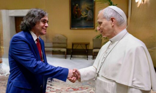 scriitorul-mircea-cartarescu-a-fost-primit-la-vatican-de-papa-leon-al-xiv-lea