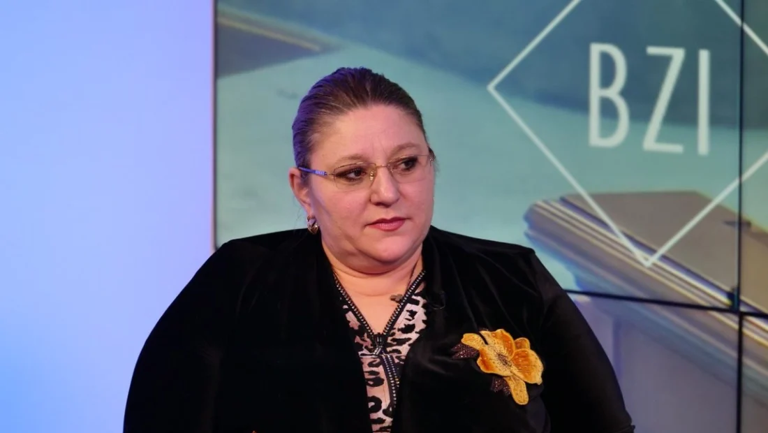 reactia-vehementa-a-dianei-sosoaca-in-cazul-scandalului-din-campina:-cantaretul-cheloo,-imobilizat-de-politisti-si-internat-la-psihiatrie