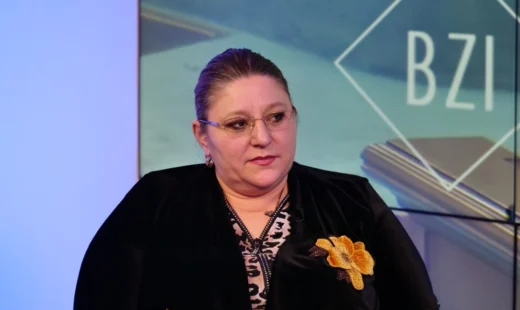 reactia-vehementa-a-dianei-sosoaca-in-cazul-scandalului-din-campina:-cantaretul-cheloo,-imobilizat-de-politisti-si-internat-la-psihiatrie