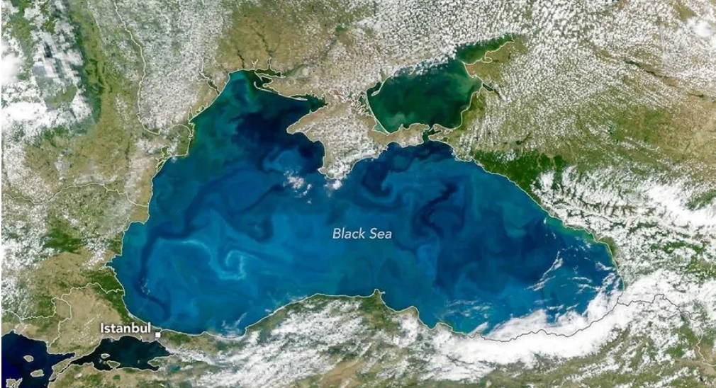 imagini-de-la-nasa.-de-ce-marea-neagra-ar-fi-devenit-turcoaz