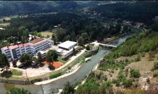 statiunea-ieftina-aflata-la-cateva-ore-de-romania.-cazarea-incepe-de-la-13-euro,-iar-cafeaua-costa-mai-putin-de-1-euro