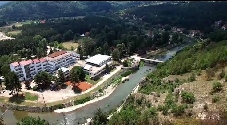 statiunea-ieftina-aflata-la-cateva-ore-de-romania.-cazarea-incepe-de-la-13-euro,-iar-cafeaua-costa-mai-putin-de-1-euro