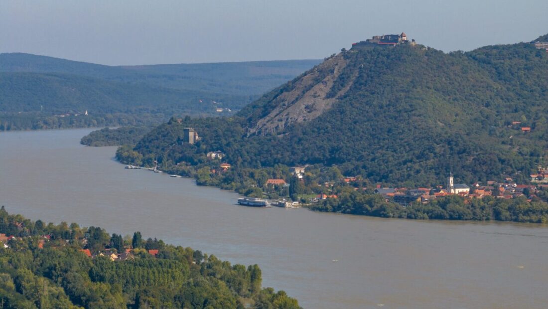 canicula-destabilizeaza-dunarea.-fluviul-a-atins-temperaturi-periculoase-si-provoaca-efecte-in-romania-si-ungaria