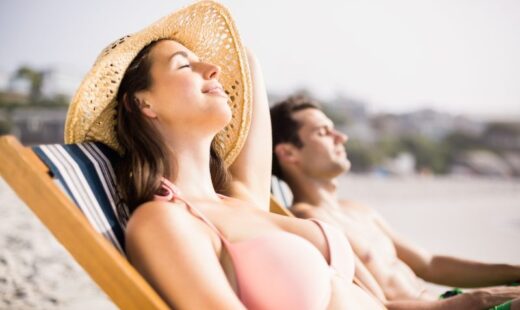 cand-devine-periculoasa-expunerea-la-soare.-la-ce-ore-este-recomandat-sa-stai-la-plaja-vara-si-ce-indica-indicele-uv