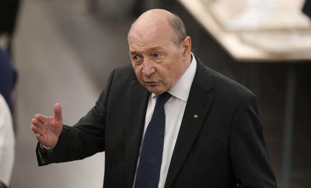 mai-vedem-la-toamna!.-traian-basescu-acuza-lipsa-unui-consens-pentru-formarea-unui-guvern-legitim