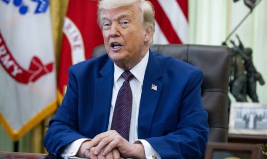 trump-ii-indeamna-pe-comerciantii-de-benzina-sa-scada-preturile-si-ii-avertizeaza-ca-vor-aparea-probleme-mari-daca-nu-o-vor-face