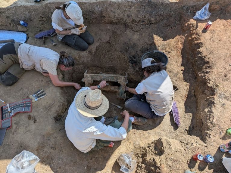 comoara-de-bronz-veche-de-2500-de-ani-care-rescrie-istoria-mediteranei.-descoperirea-rara-facuta-de-arheologi-in-spania