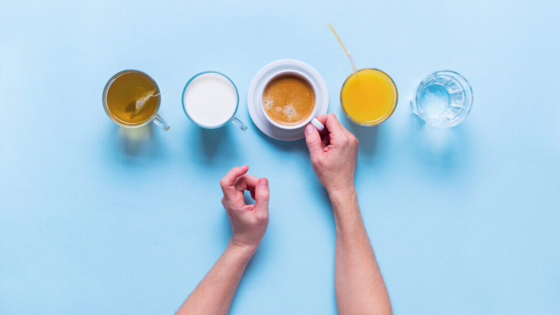 apa,-suc-sau-cafea:-ce-sa-bei-pe-timp-de-canicula-si-ce-sa-eviti